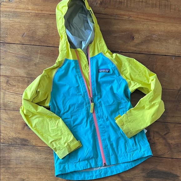 Patagonia Other - Patagonia Teal and Yellow Hooded Jacket
